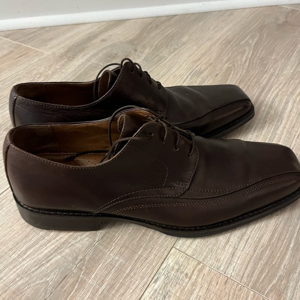 Johnston and Murphy Shoes 8 - Picture 4 of 6